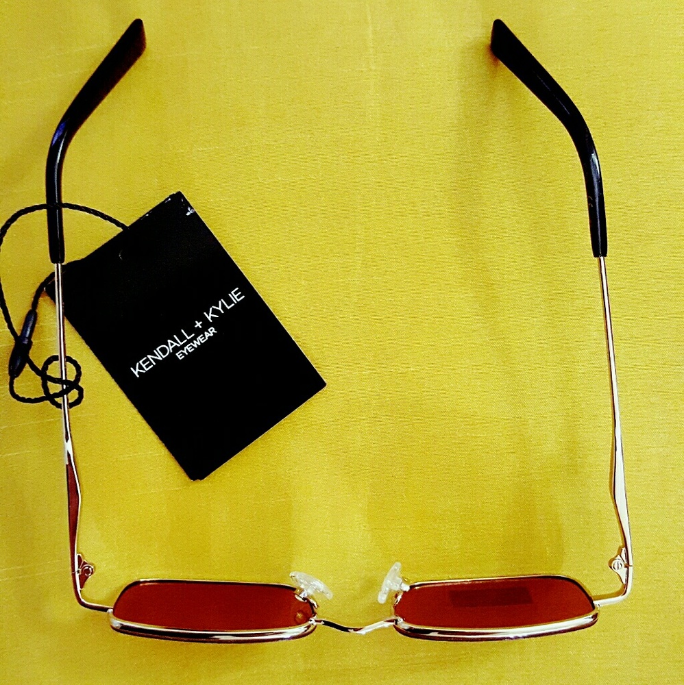 Kendall and Kylie Sunglasses - Picture 2 of 4